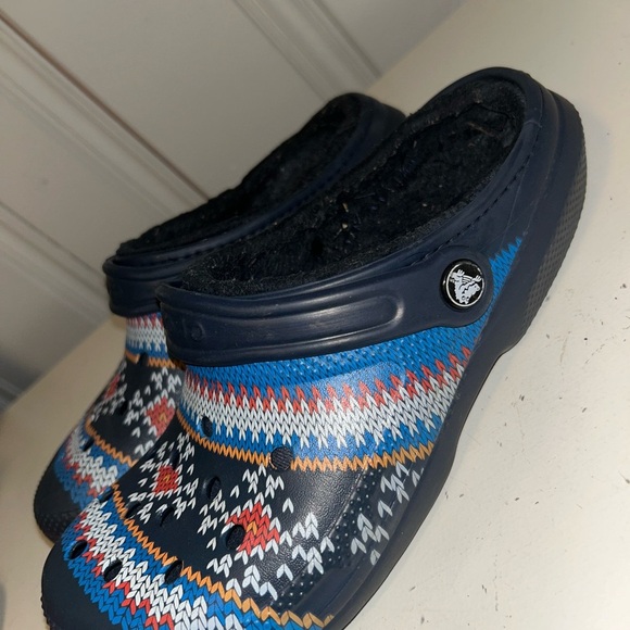 CROCS Blue Slippers with Cozy Winter Design - Picture 2 of 6